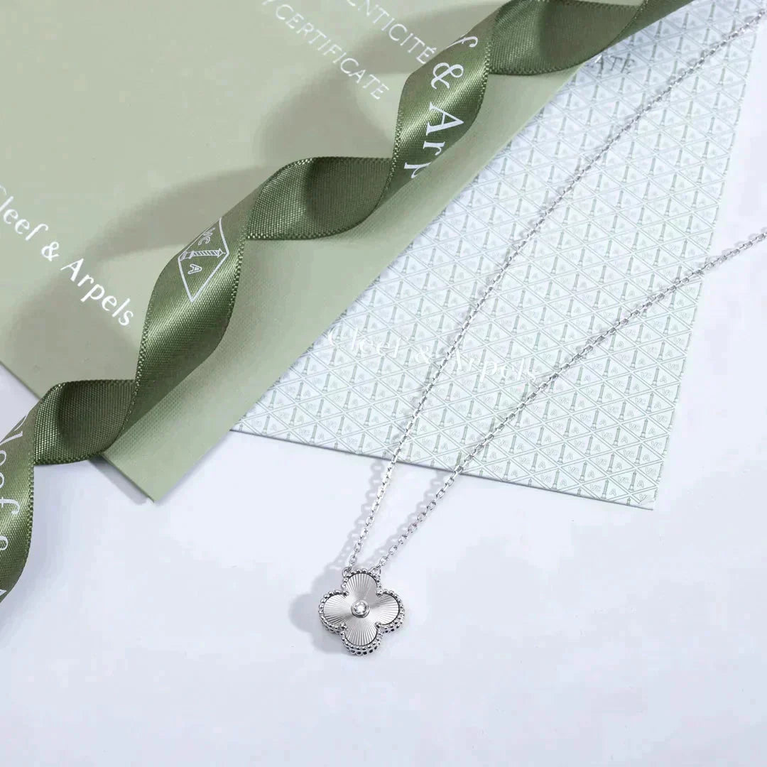 [TOPON]CLOVER  15MM DIAMOND LASER NECKLACE SILVER