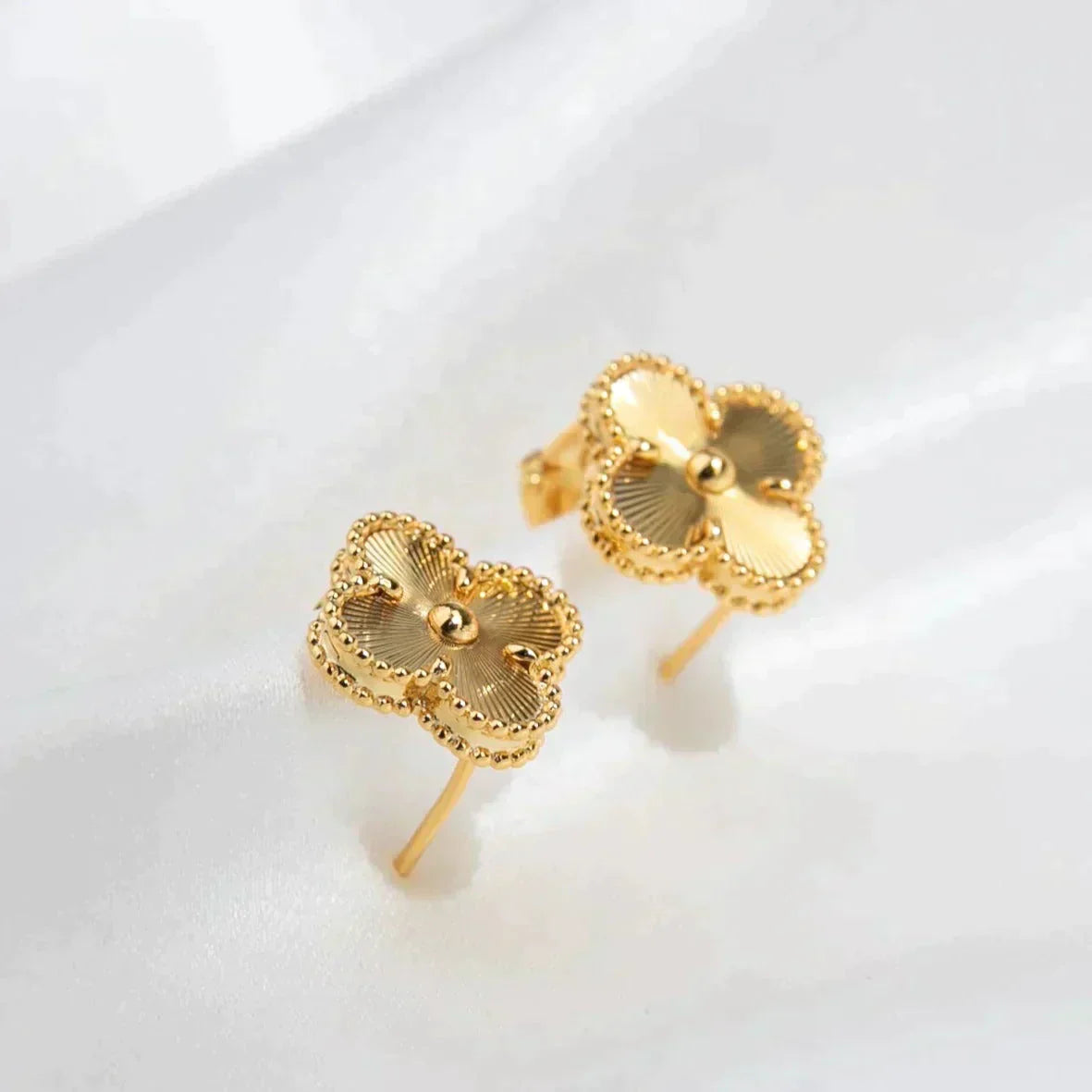 [TOPON]CLOVER MEDIUM 1 MOTIFS LASER EARRINGS