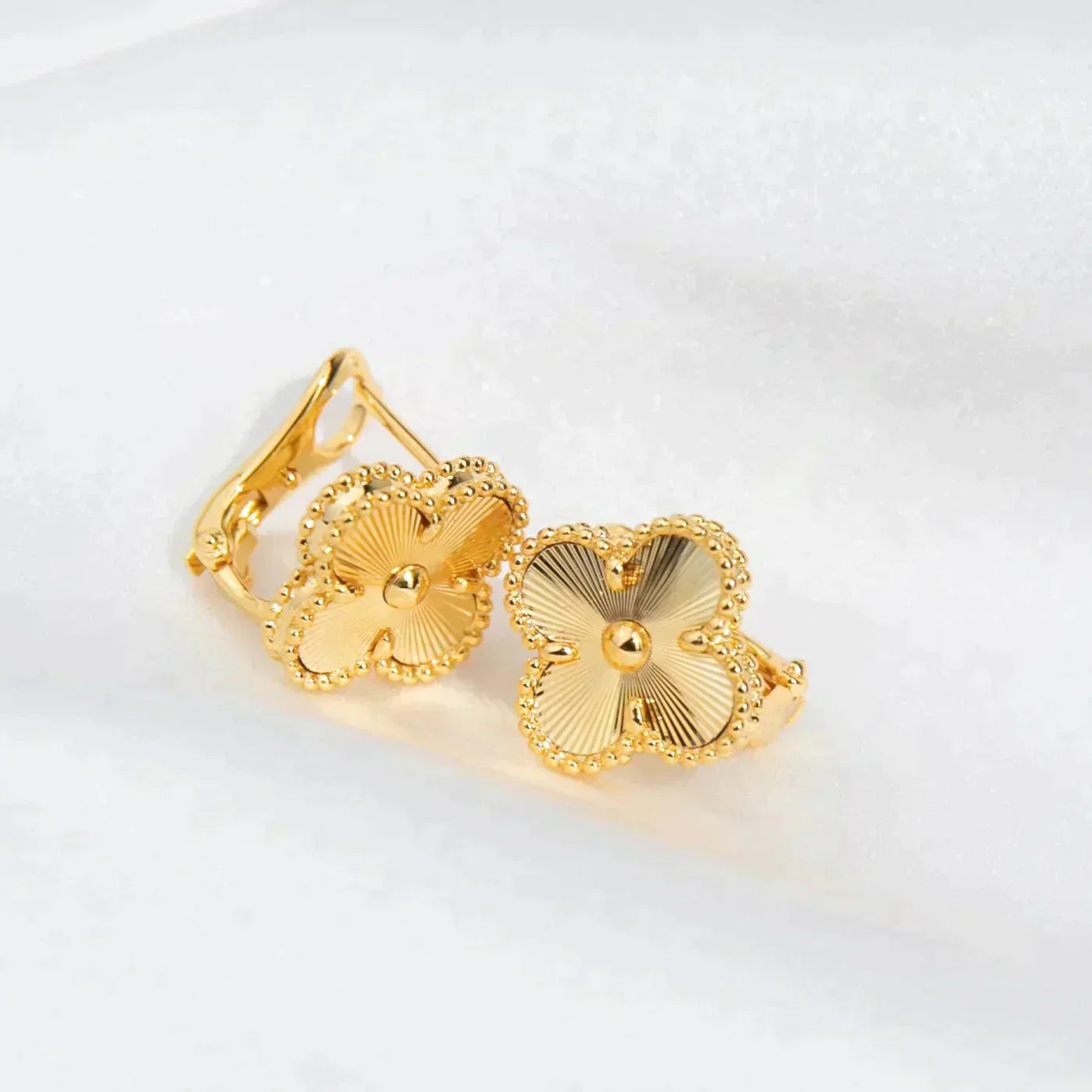 [TOPON]CLOVER MEDIUM 1 MOTIFS LASER EARRINGS