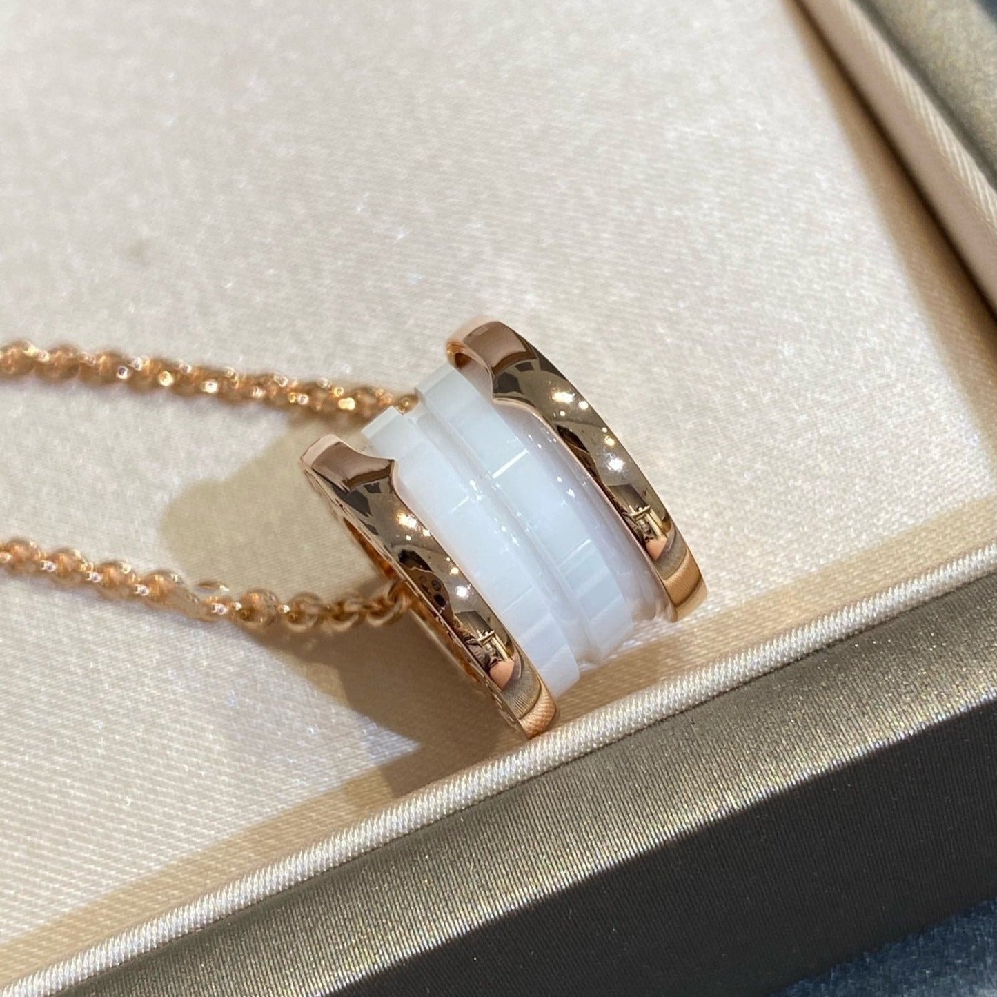 [TOPON]ZERO 1 WHITE CERAMIC PINK GOLD NECKLACE