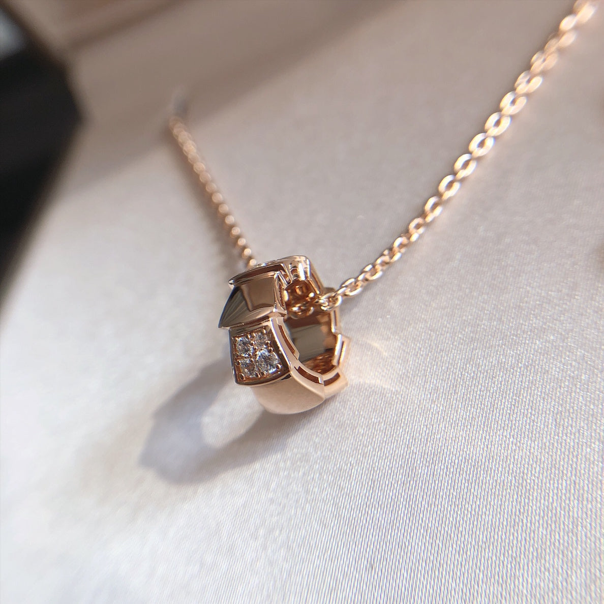 [TOPON]SERPENTI PEDANT DIAMOND PINK GOLD NECKLACE