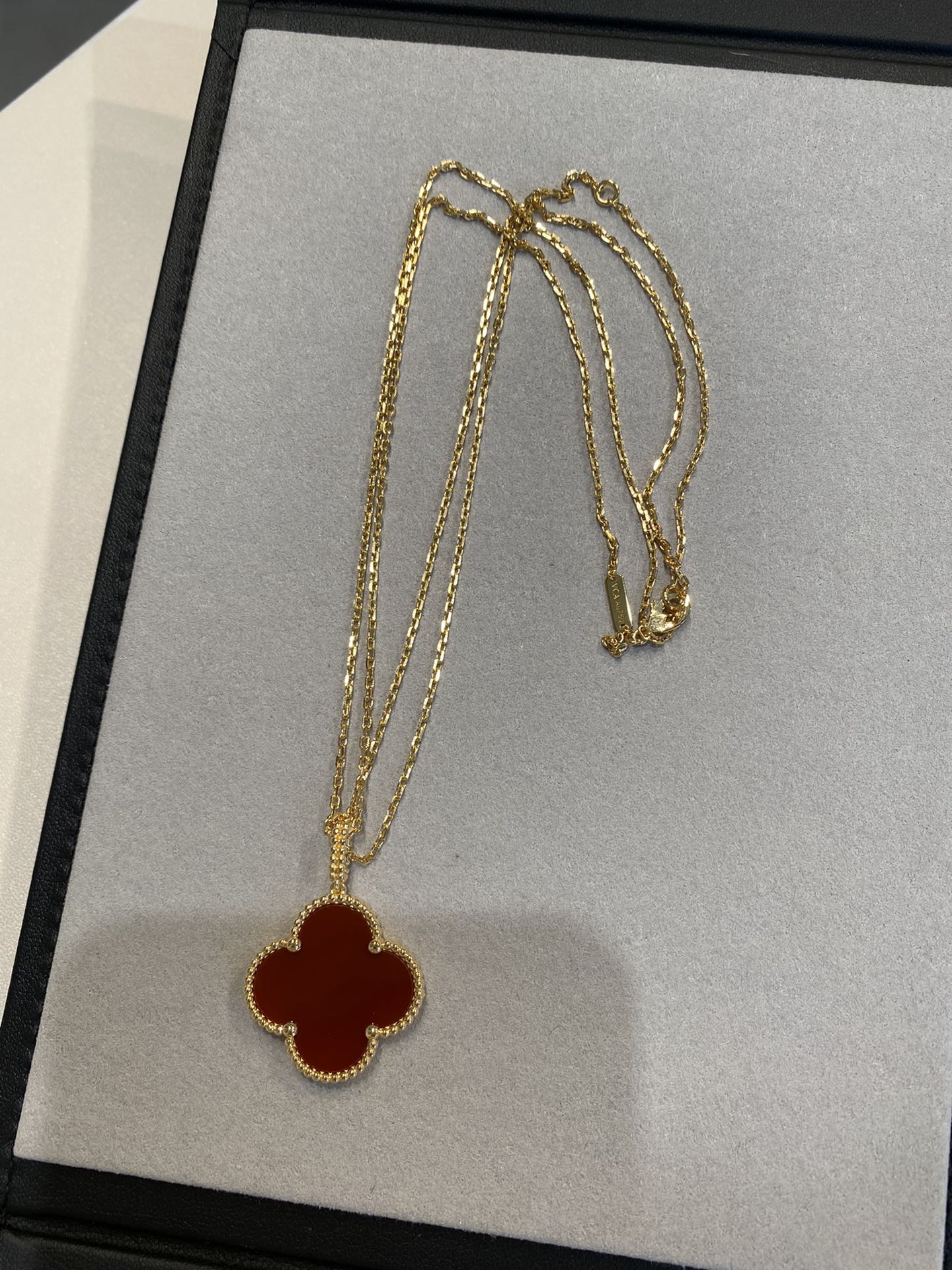 [TOPON]CLOVER 25MM NECKLACE GOLD CARNELIAN