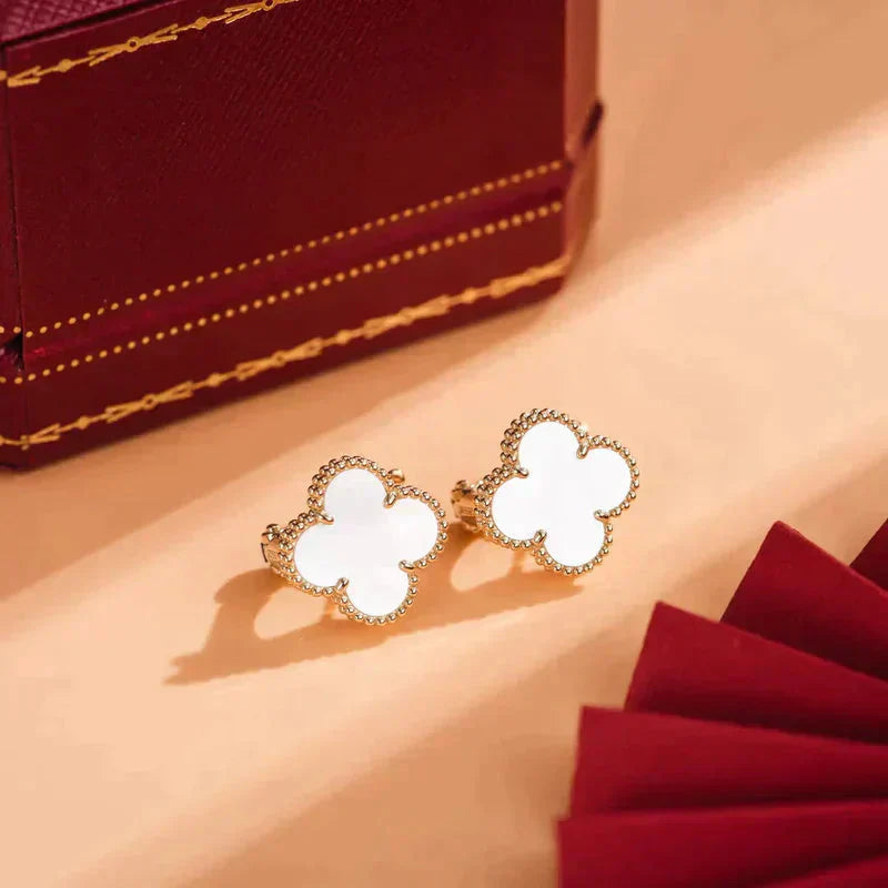 [TOPON]CLOVER MEDIUM 1 MOTIFS  WHITE MOP STUD EARRINGS