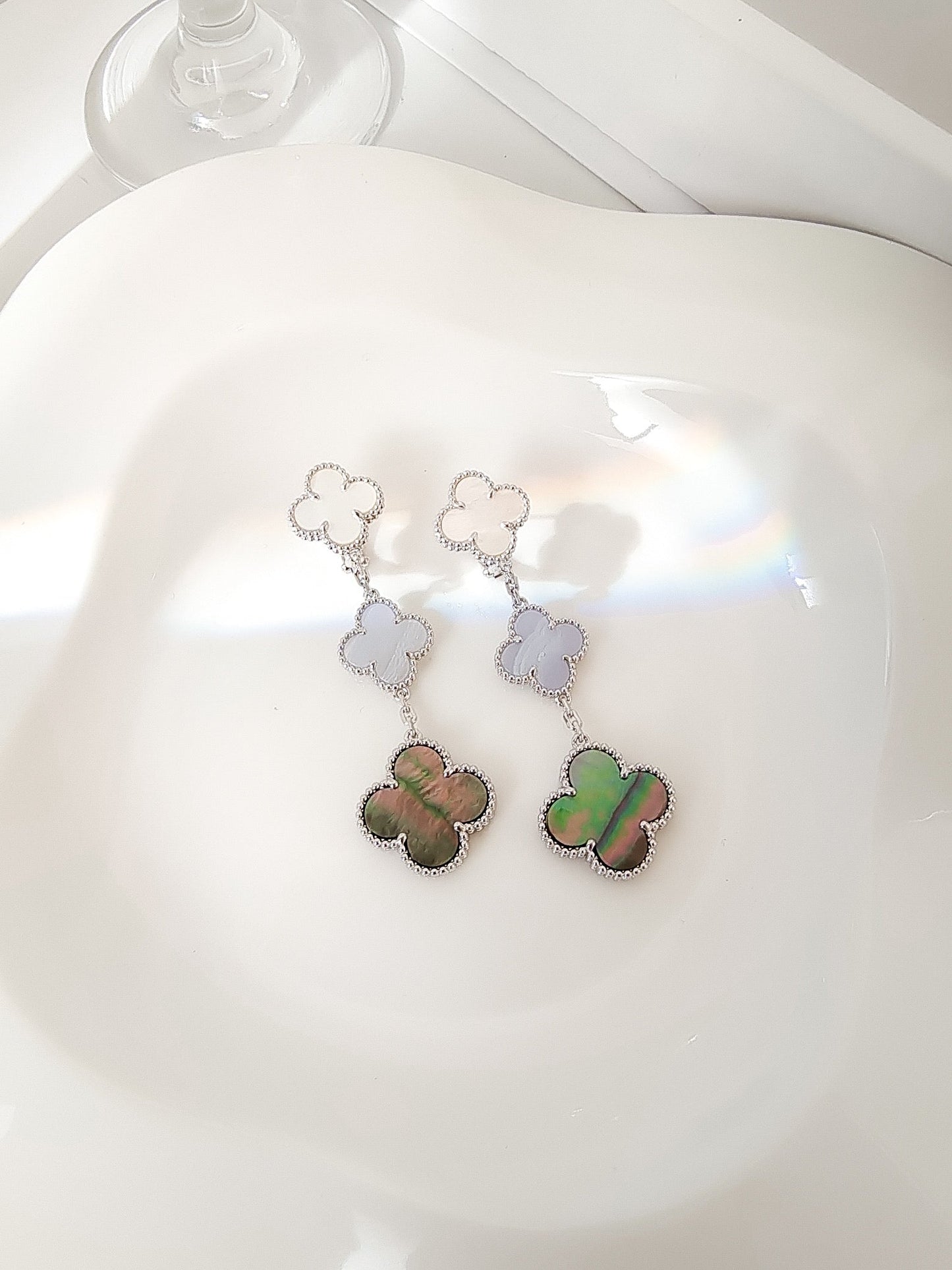 [TOPON]CLOVER 3 MOTIFS CHALCEDONY DARK MOP SILVER EARRINGS