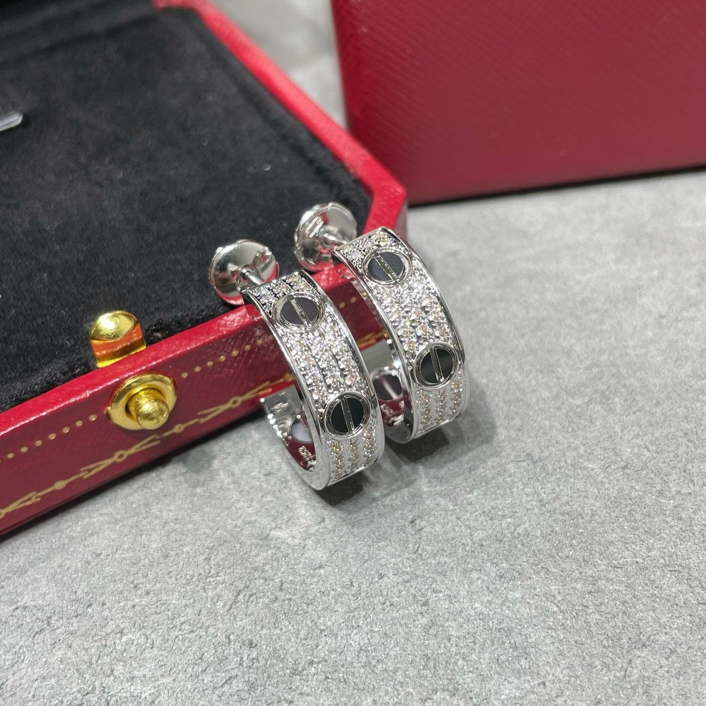 [TOPON]LOVE CERAMIC DIAMOND PAVED SILVER EARRINGS