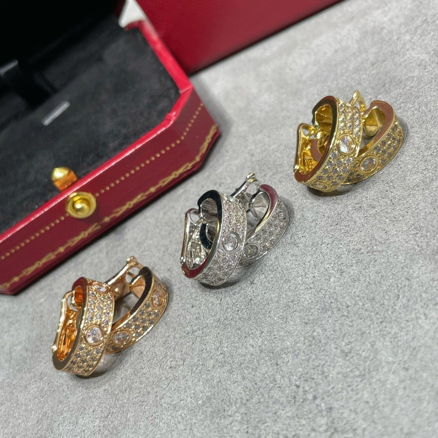 [TOPON]LOVE 5.5MM DIAMOND PAVED EARRINGS