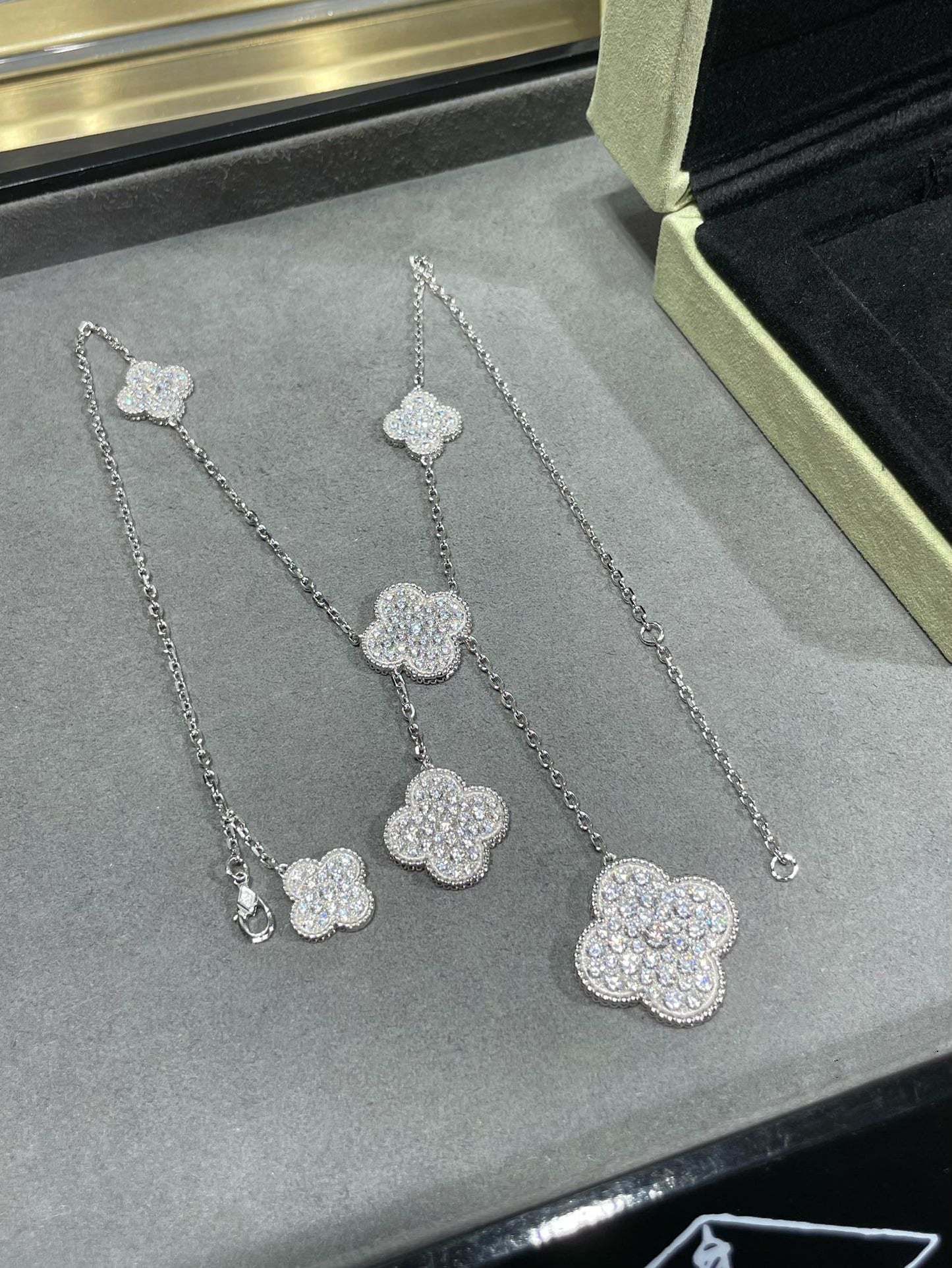 [TOPON]CLOVER 6 MOTIF DIAMOND PAVED NECKLACE