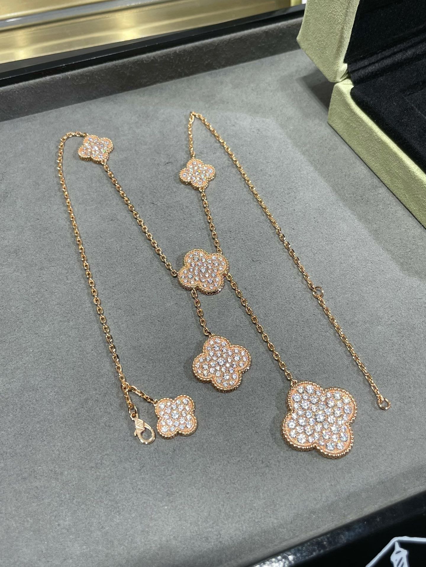 [TOPON]CLOVER 6 MOTIF DIAMOND PAVED NECKLACE