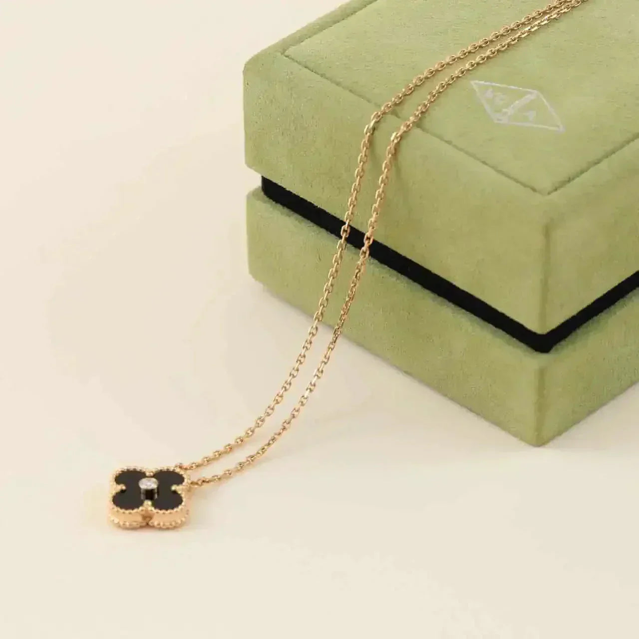 [TOPON]CLOVER 15MM DIAMOND ONYX NECKLACE