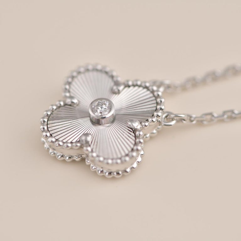 [TOPON]CLOVER  15MM DIAMOND LASER NECKLACE SILVER