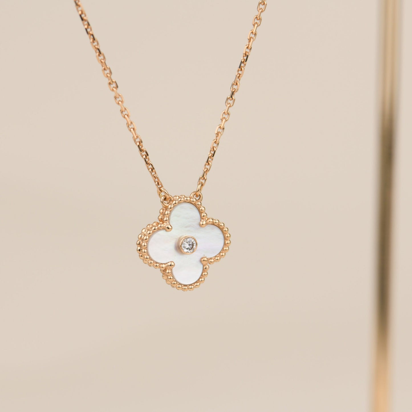 [TOPON]CLOVER 15MM DIAMOND WHITE FRITILLARIA NECKLACE