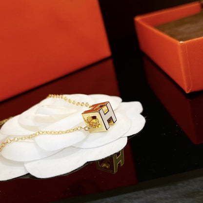 [TOPON]H WHITE SQUARE GOLD NECKLACE