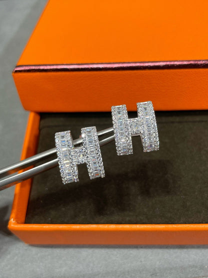 [TOPON]H STUD EARRINGS WITH SILVER DIAMONDS