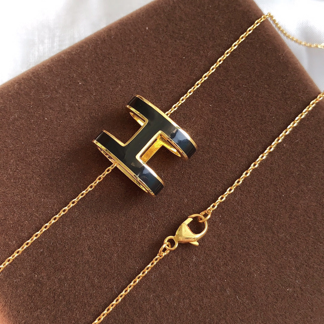 [TOPON]HM CLIC BLACK ENAMEL GOLD NECKLACE