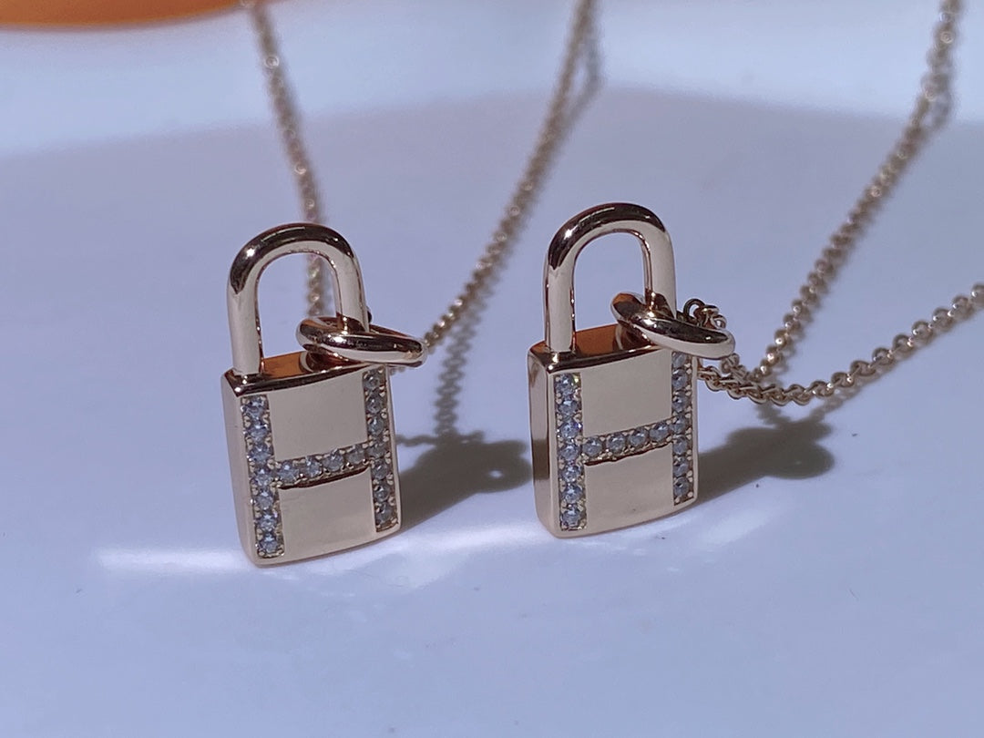 [TOPON]HM ADVANCED NICHE LOCK HEAD NECKLACE DIAMONDS