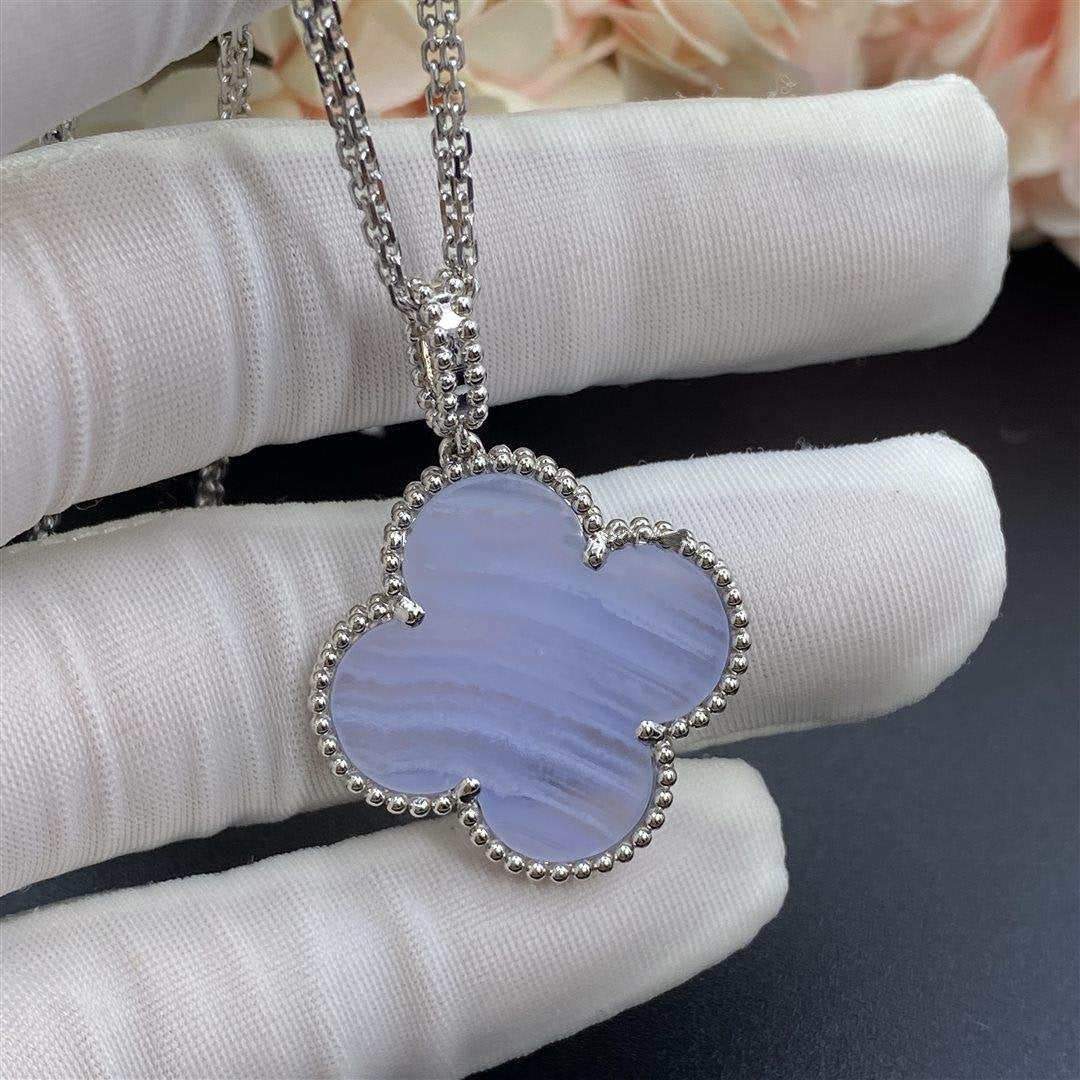 [TOPON]CLOVER SILVER CHALCEDONY BIG CLOVER NECKLACE